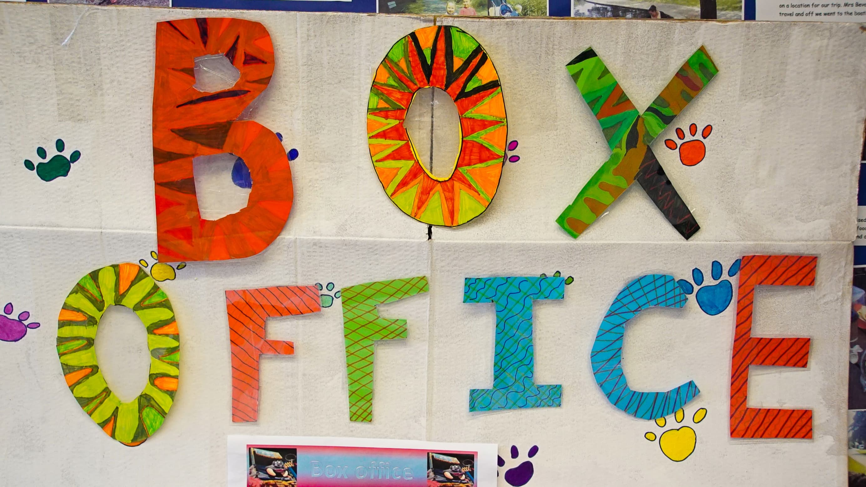 Llun/Image: Box Office sign on display at Young promoter Event.